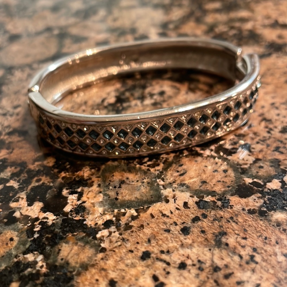 Swarovski clasp bangle bracelet with sapphire & clear Swarovski crystal stones